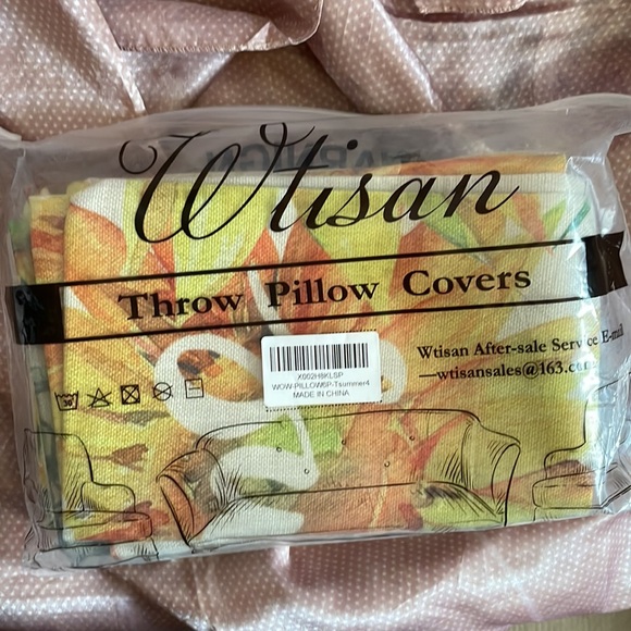 Set of 6 farmhouse style cushion covers 18” square with zipper closure - Picture 8 of 9